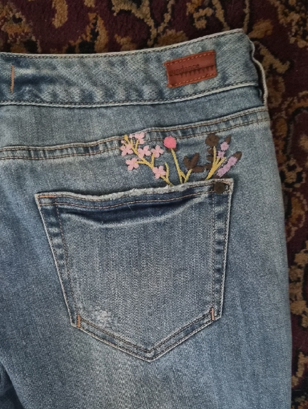 SUNDANCE Light Blue Straight-Leg Jeans with Embroidered Floral Hem 29 M - Picture 7 of 7